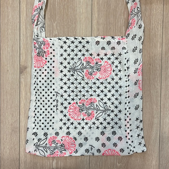 Free People Gauzy Slouchy Boho Floral Patterned Tote Bag - Picture 8 of 9